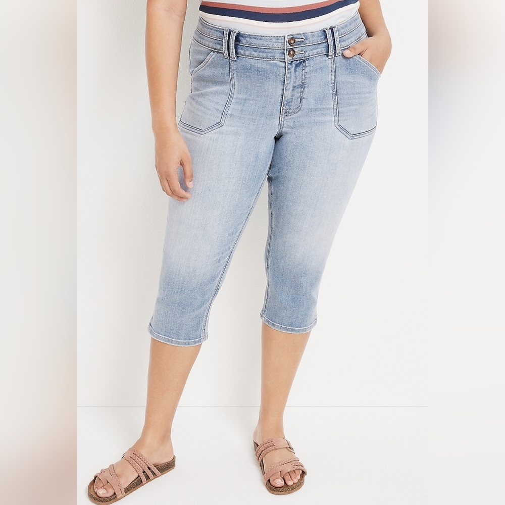 Light Blue Cropped Jeans - Picture 4 of 4